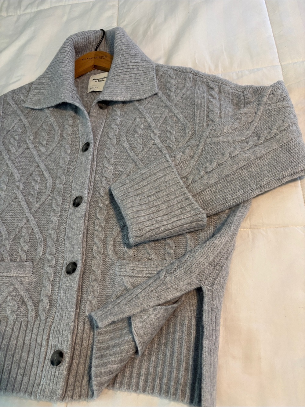 Abercrombie & Fitch Cable-Knit Button Down Gray Cardigan Size
S NWOT - Picture 7 of 16
